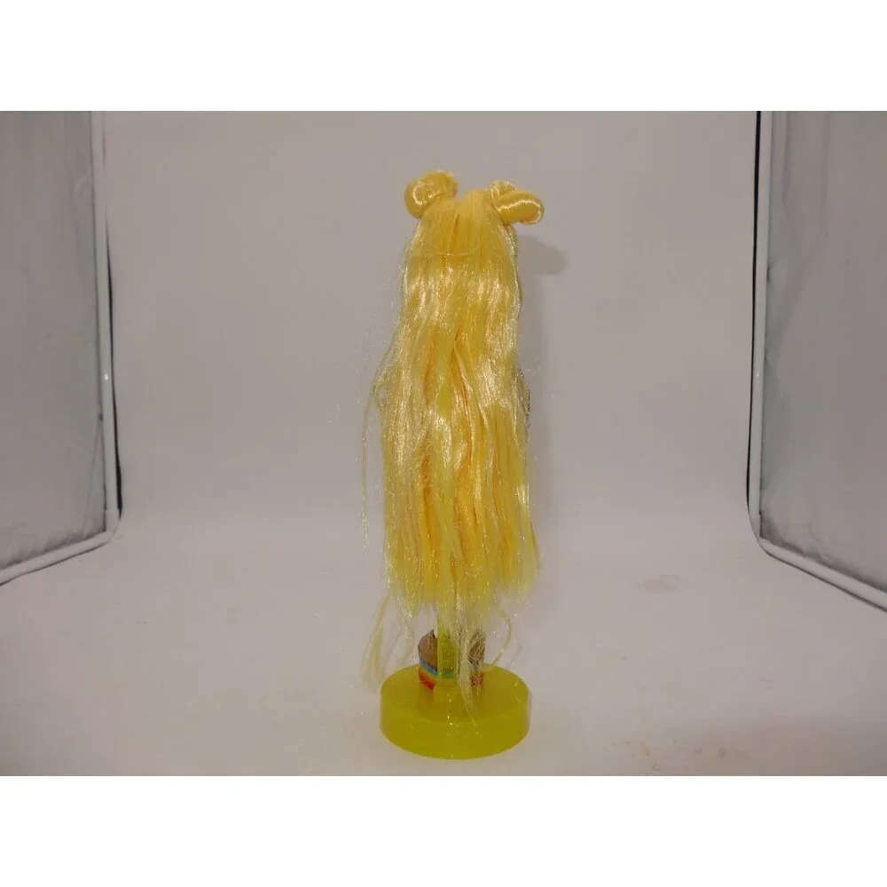 Rainbow High Cheer Series Sunny Madison Fashion Doll‎ Stand and New Accessories
